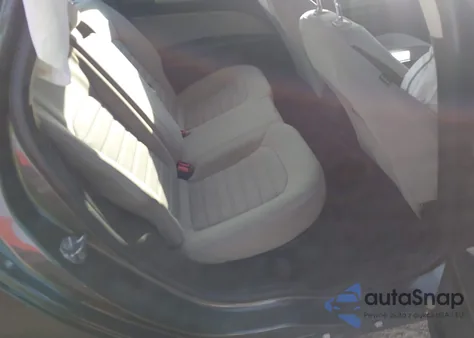 2020 Ford Fusion S z USA, uszkodzony, nr VIN 3FA6P0G74LR250828